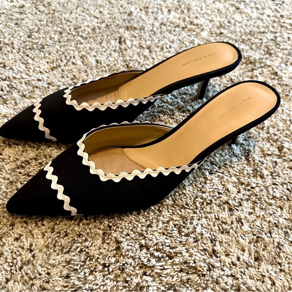 NEW Ann Taylor Ric Rac Embroidered Mule Pumps, 8.5 - Picture 4 of 9